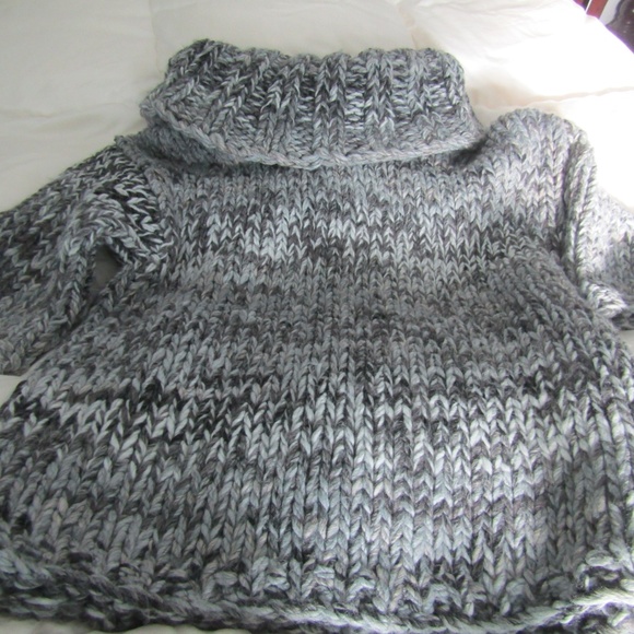 Grey Land's End Hand Knit sweater, size M - Picture 4 of 6